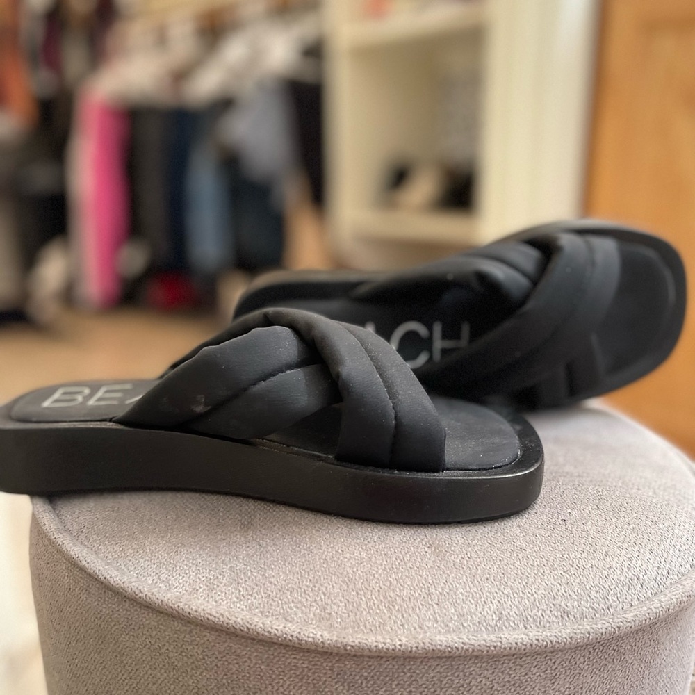 Size 8 small platform sandal